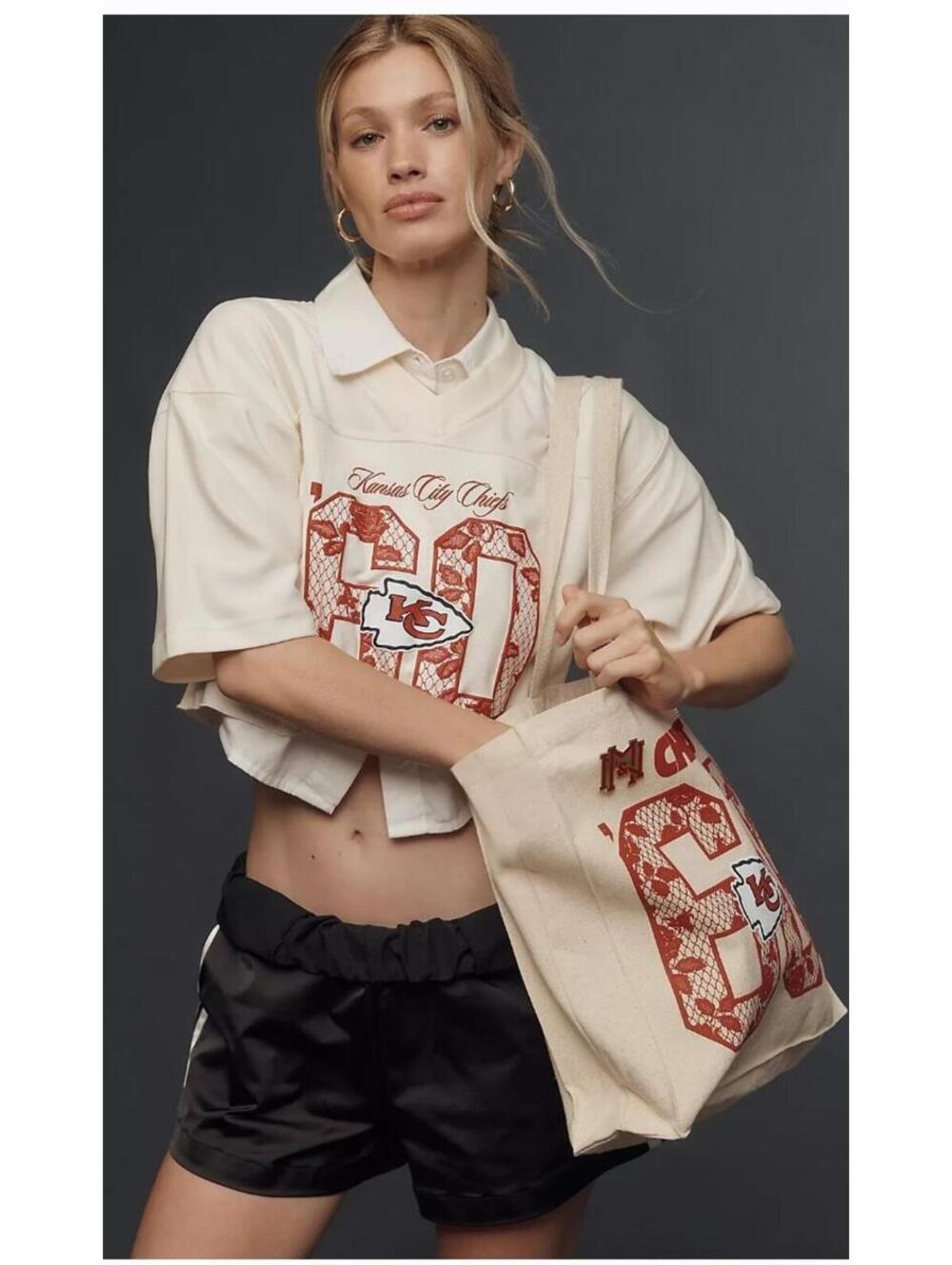 New with tags Anthropologie Mitchell  & Ness Kansas city chiefs Crop top xl
